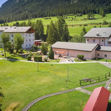 Üdülőpark Reka-feriendorf Bergün